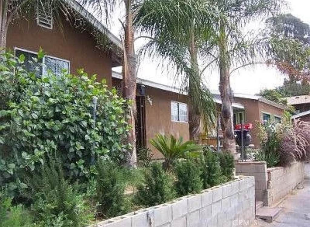 831 Orange Avenue - Photo 1