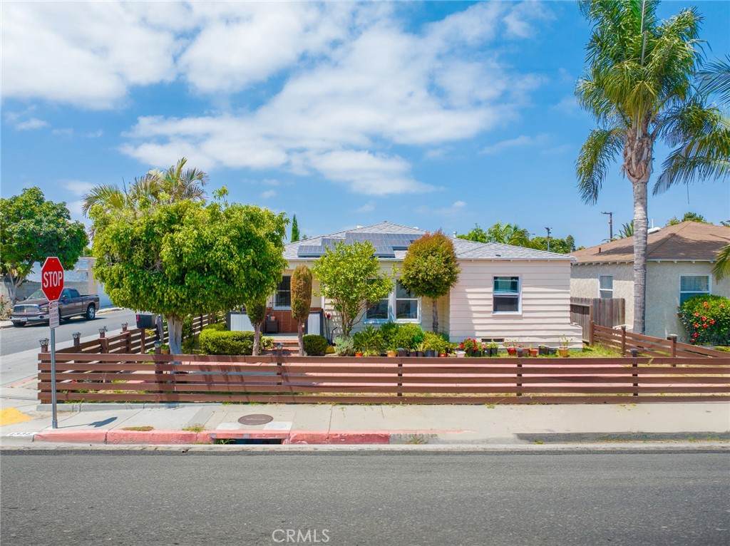 1335 Burnett Street - Photo 1