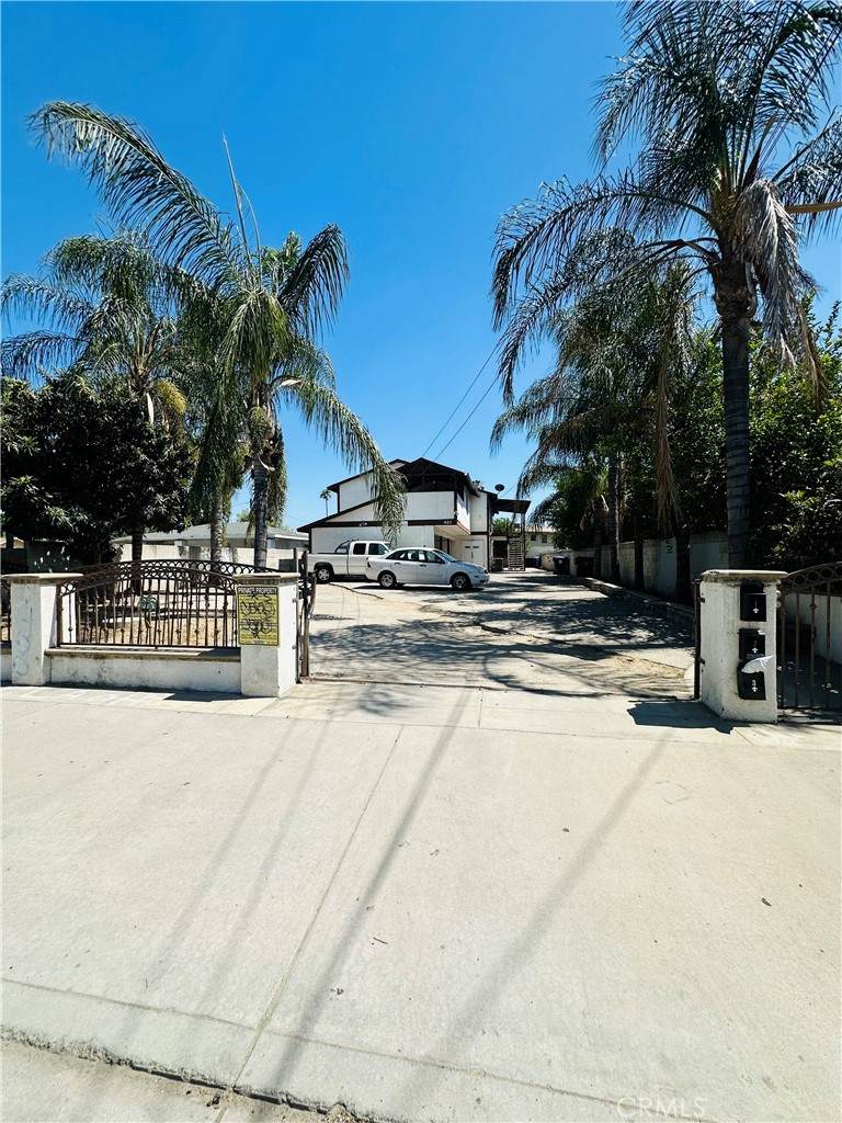 663 14th Street - Photo 1