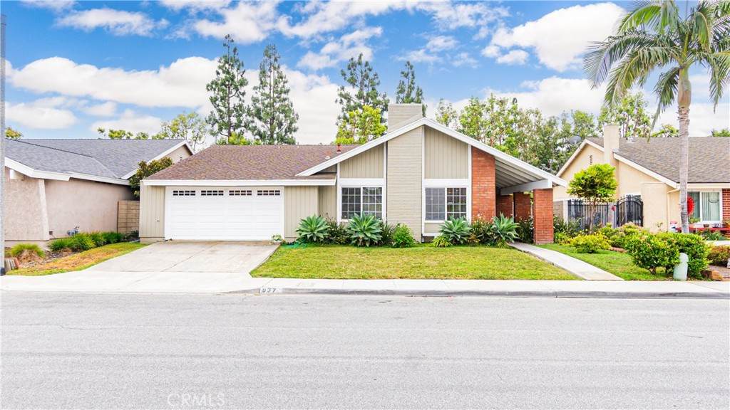 937 Dahlia Avenue - Photo 1