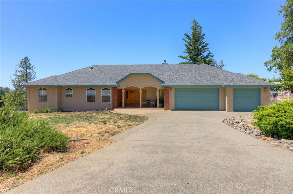361 Pinewood Drive - Photo 1
