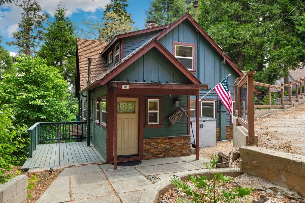 717 Crest Estates Drive - Photo 1