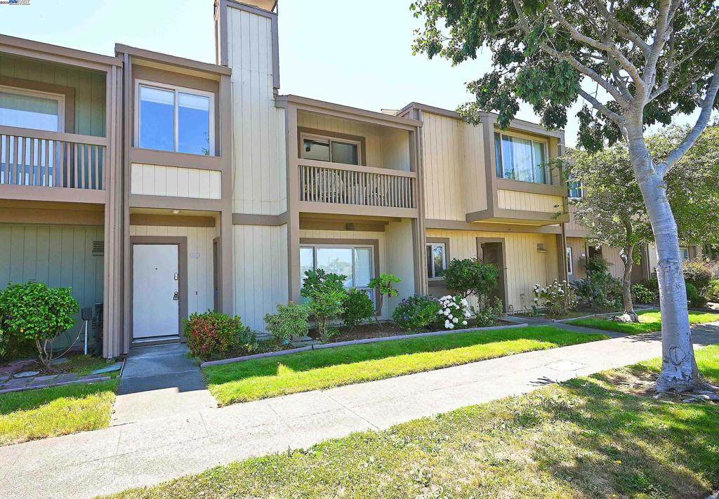 3338 Fir Ave - Photo 1