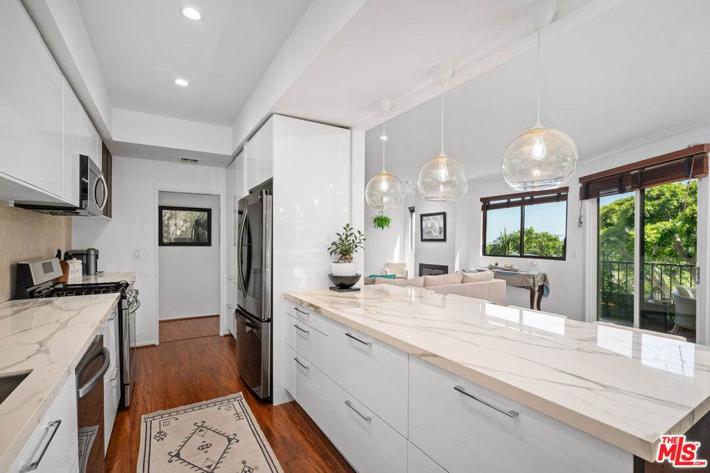 9000 Cynthia Street - Photo 1