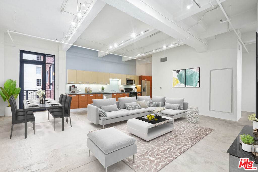 738 Los Angeles Street - Photo 1