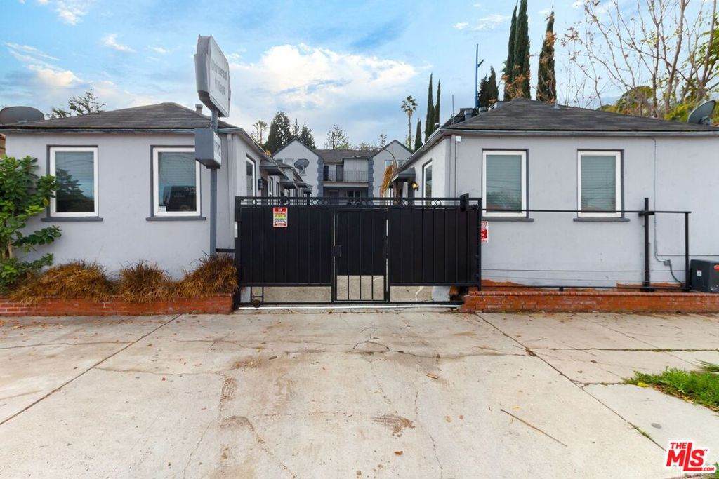 11472 Ventura - Photo 1