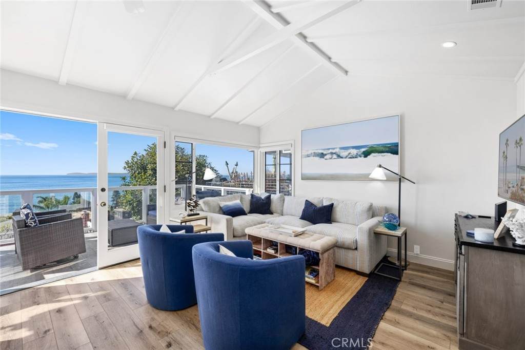 2915 Rounsevel - Photo 1