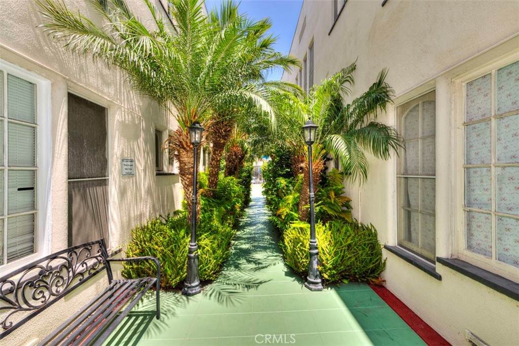 932 2nd Street - Photo 1