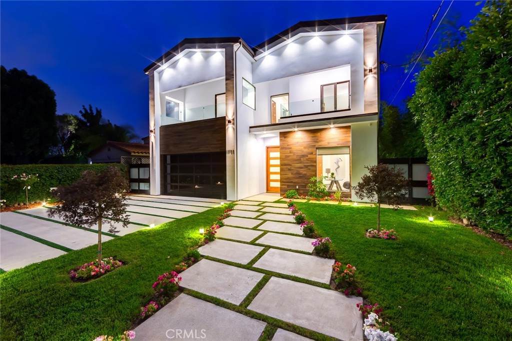 12732 Hortense Street - Photo 1