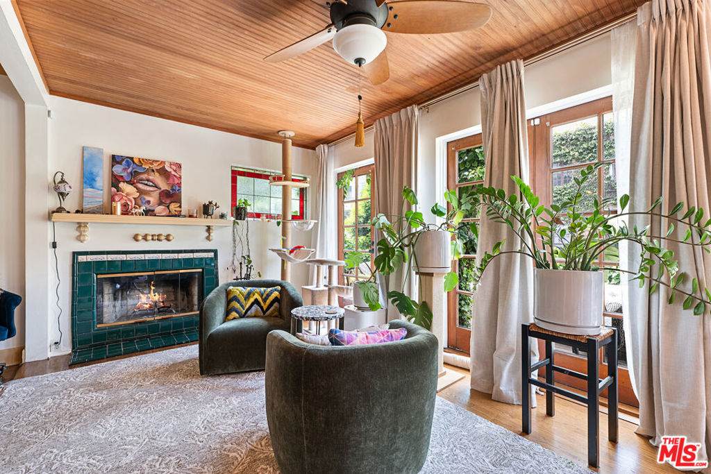 24 Westminster Avenue - Photo 1