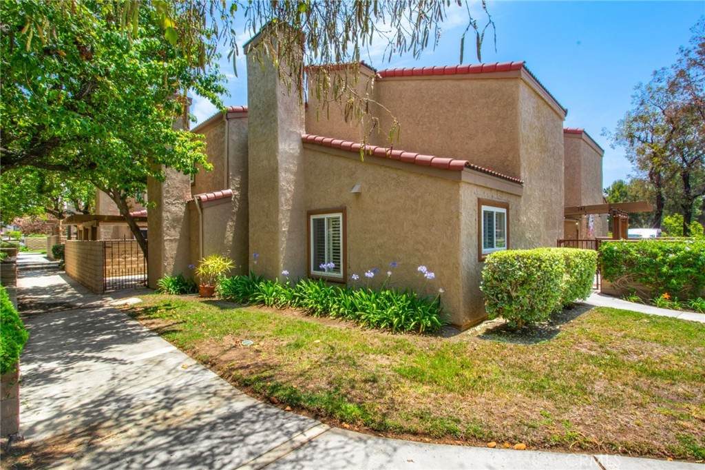 1413 Vista Grande - Photo 1