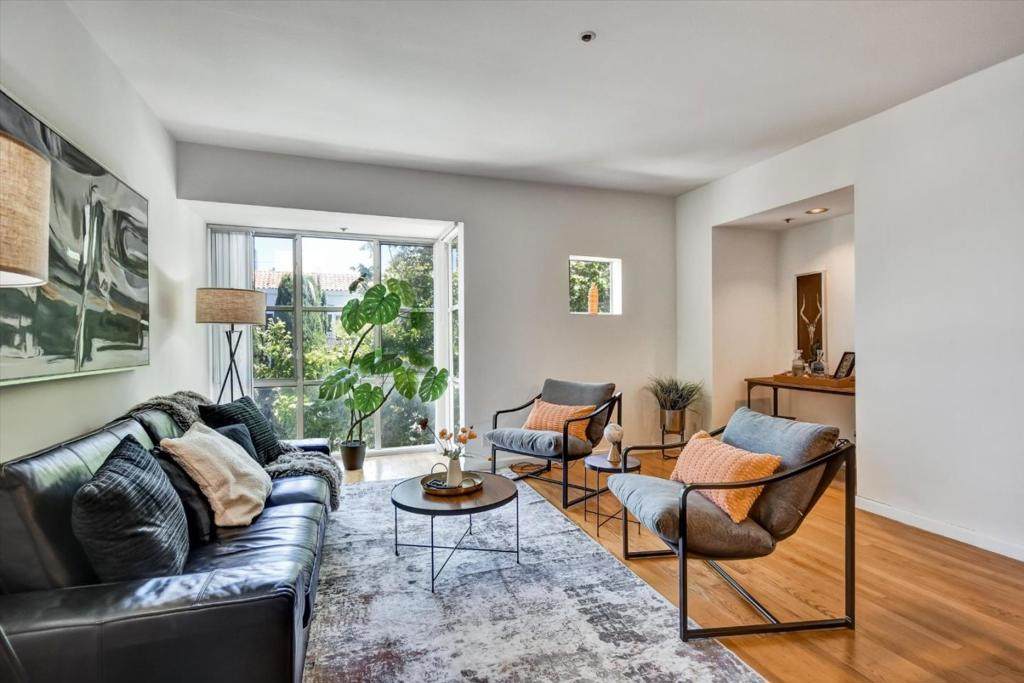 97 Saint James Street - Photo 1