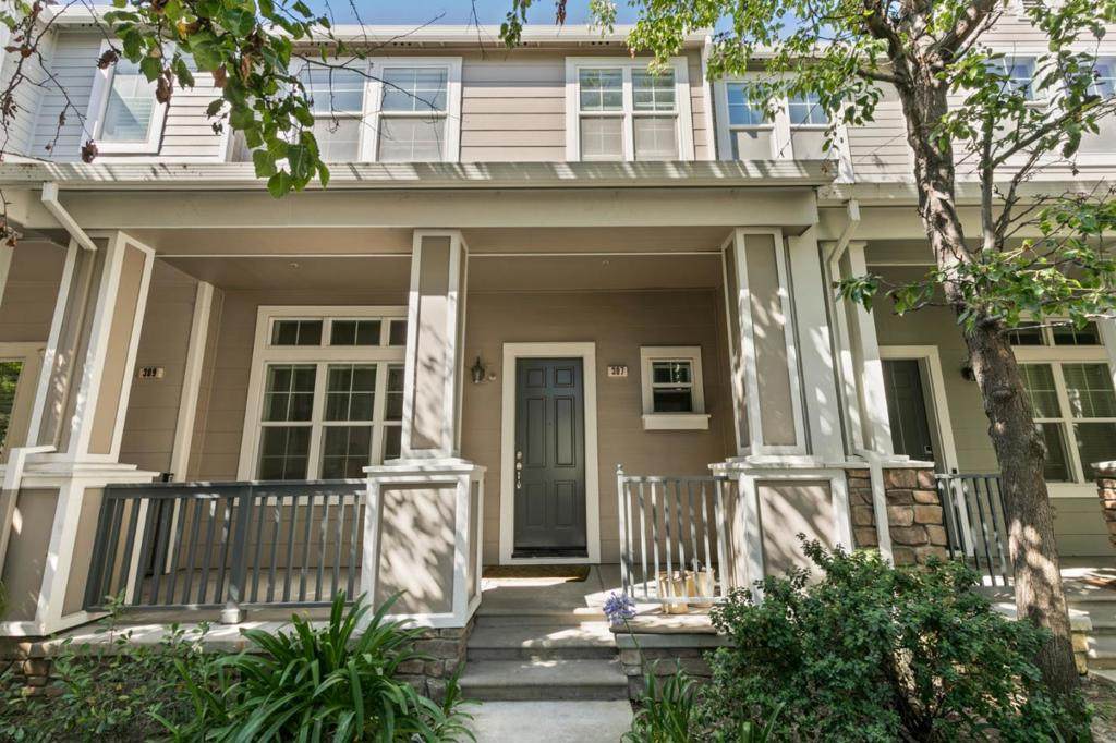 307 Destino Circle - Photo 1