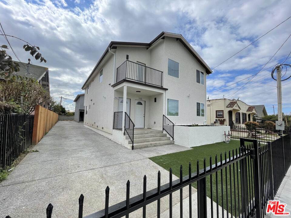 708 W 50th Street - Photo 1