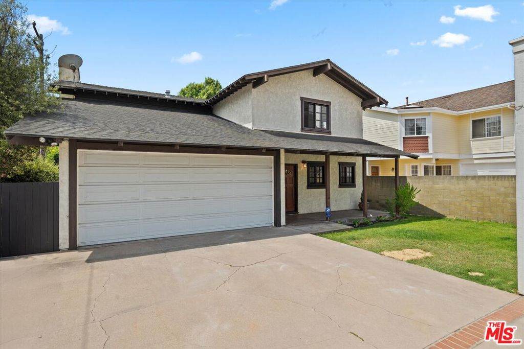 2212 Curtis Avenue - Photo 1