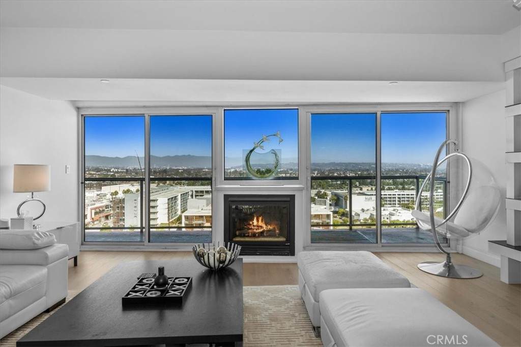 13600 Marina Pointe Dr. - Photo 1