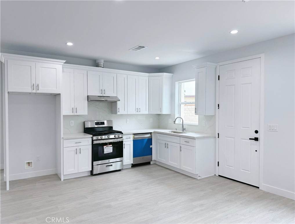15846 1/4 Hayland Street - Photo 1
