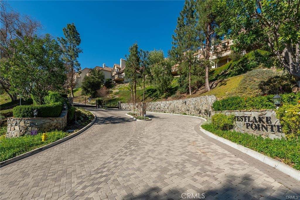 3315 View Pointe Drive - Photo 1