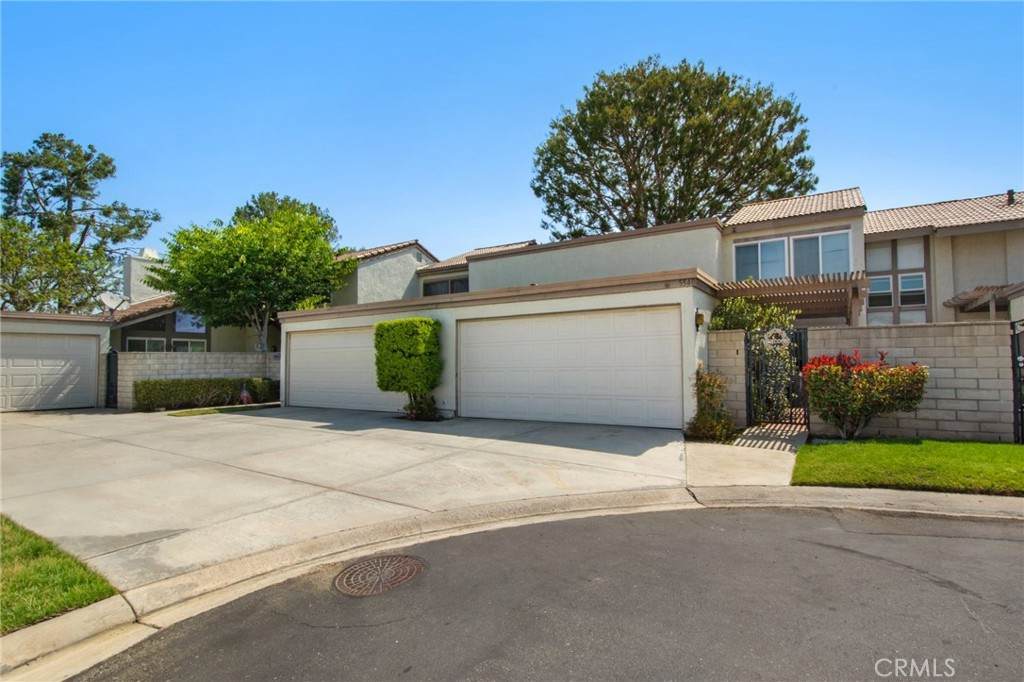 5540 Vista Del Este - Photo 1