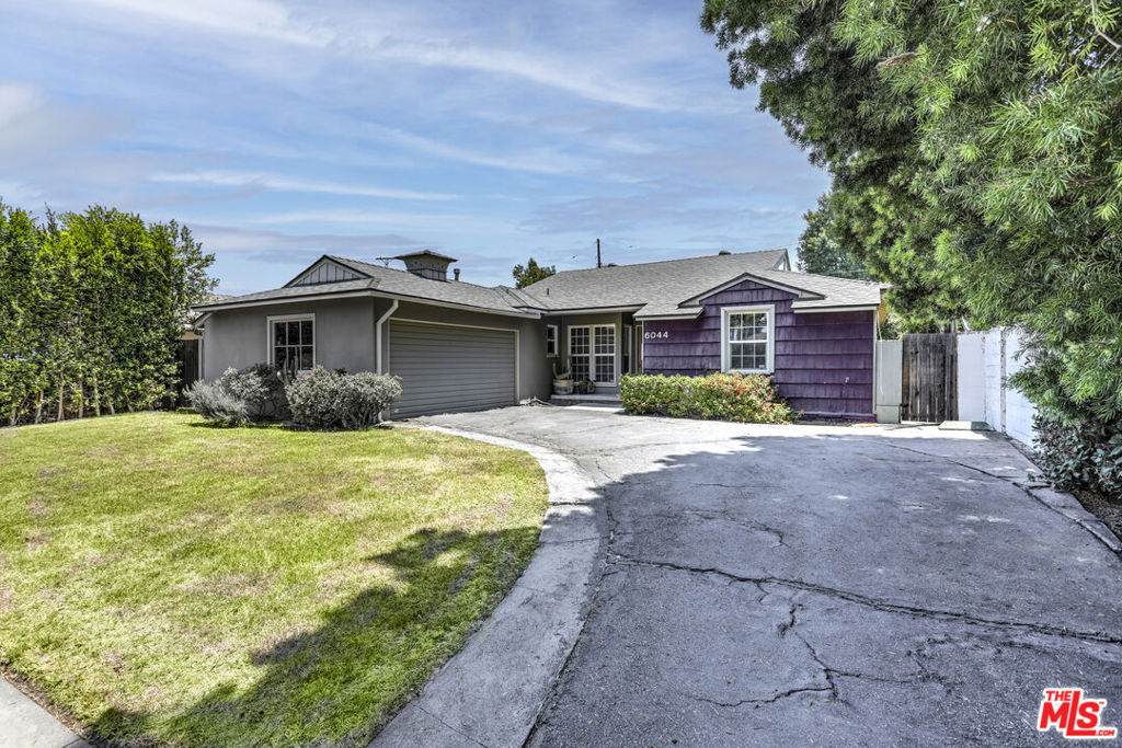 6044 Varna Avenue - Photo 1