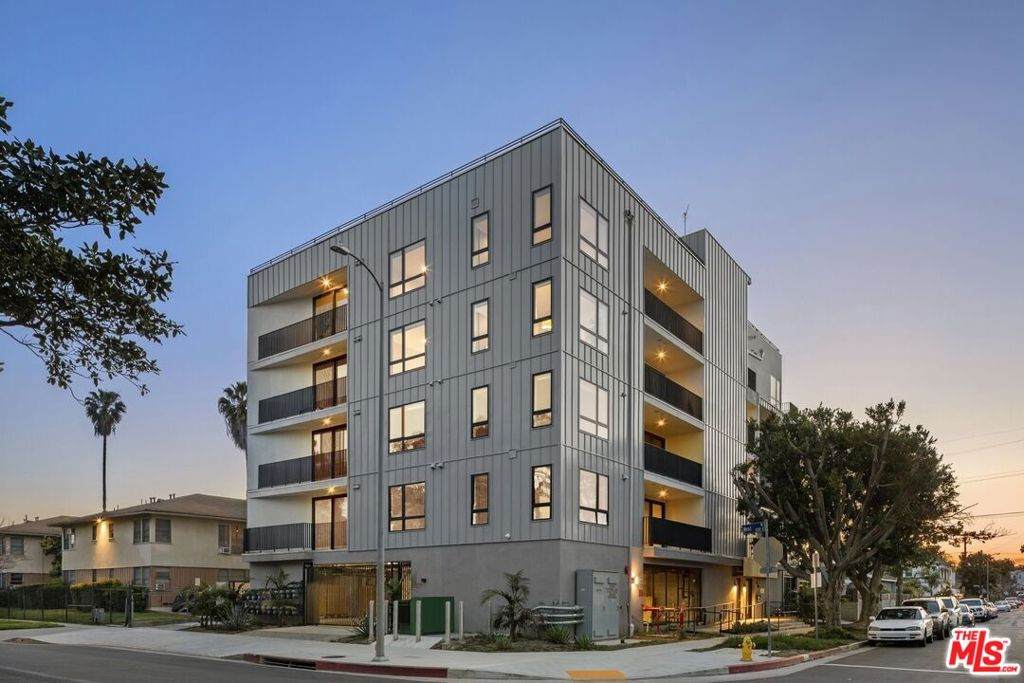 4506 Dockweiler - Photo 1
