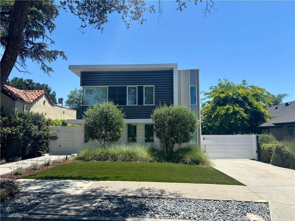 180 Grand Oaks Avenue - Photo 1