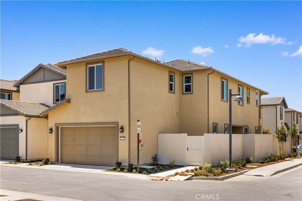 129 Great Park Blvd - Photo 1