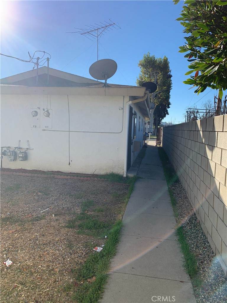 920 Calhoun Place - Photo 1