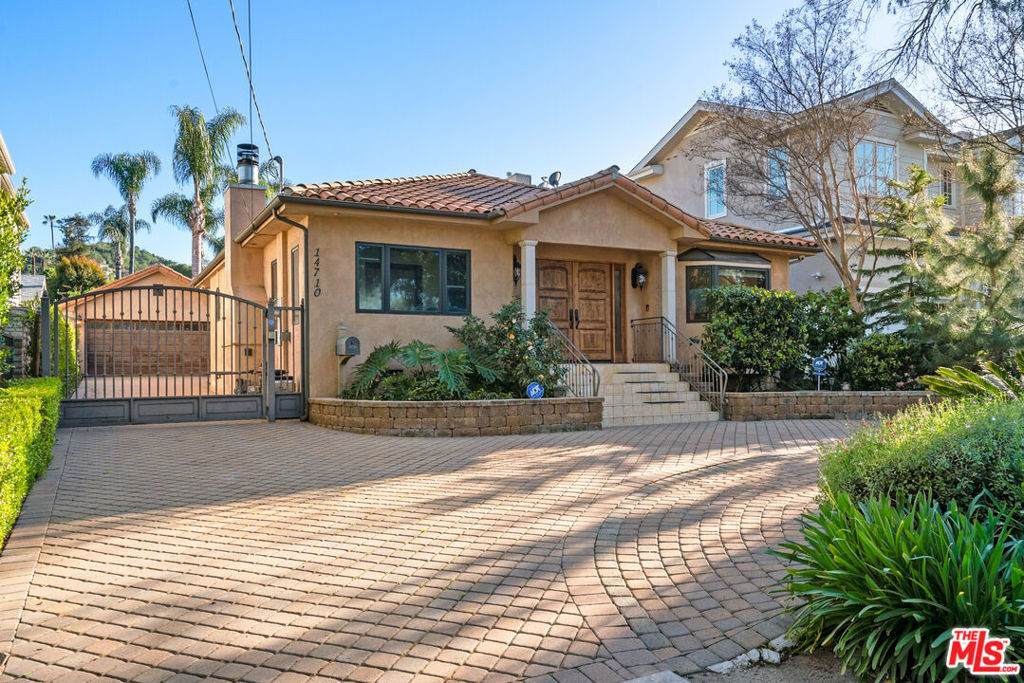 14710 Greenleaf Street - Photo 1