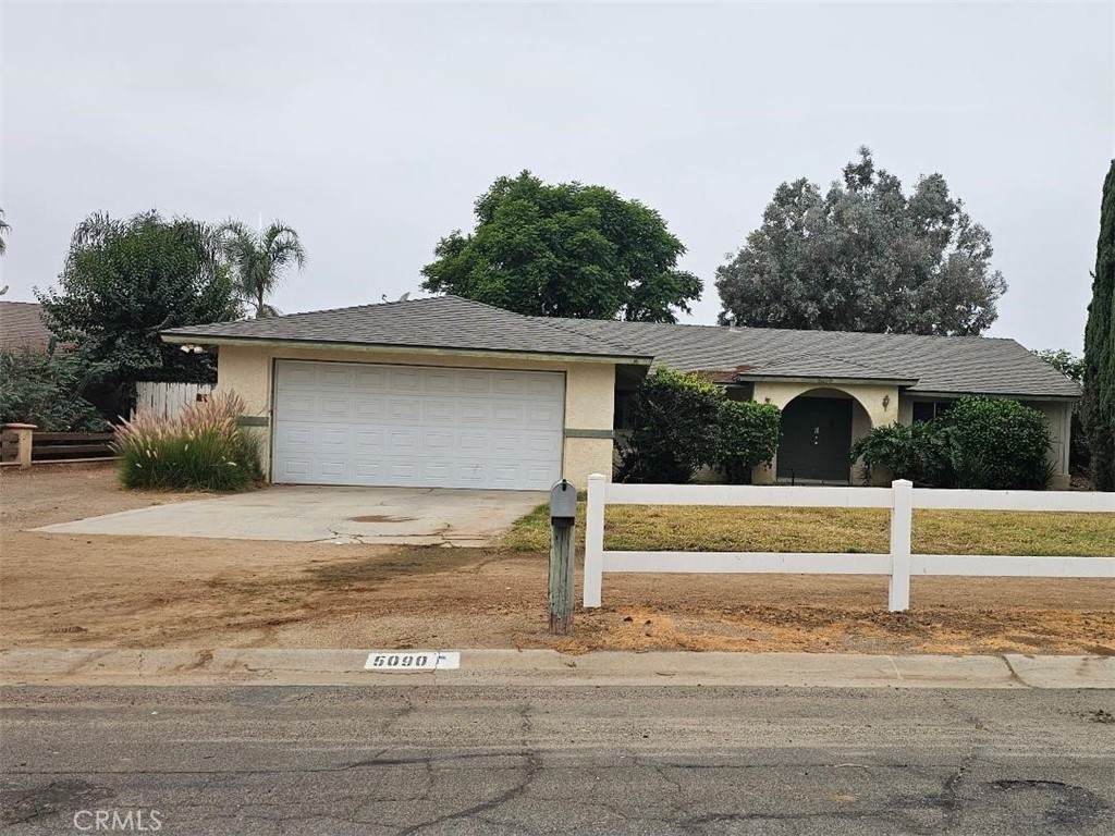 5090 Viceroy Avenue - Photo 1
