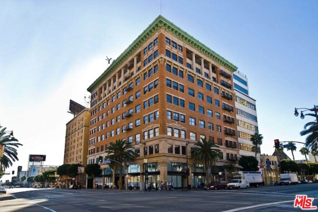 1645 Vine Street - Photo 1