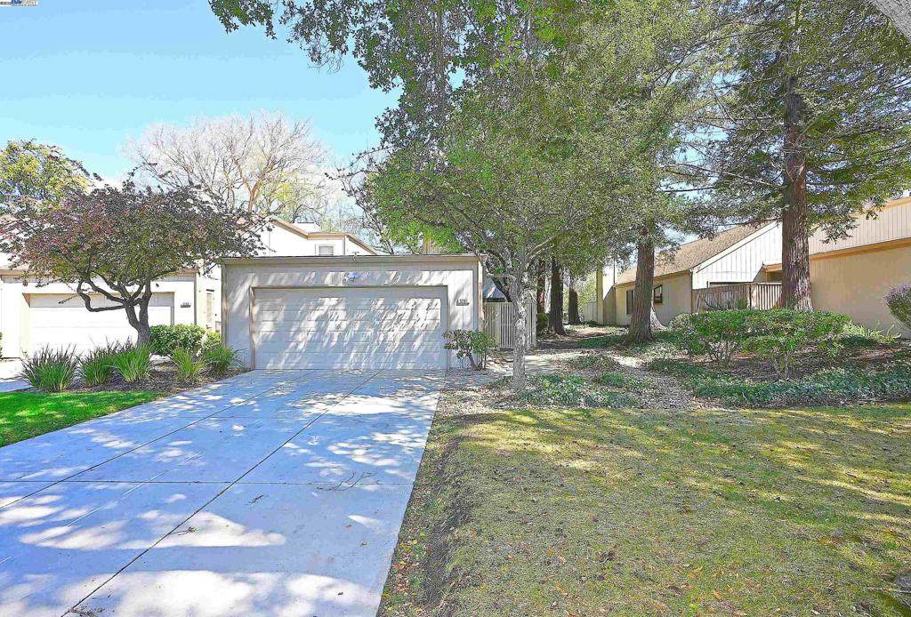 5261 Springdale Ave - Photo 1