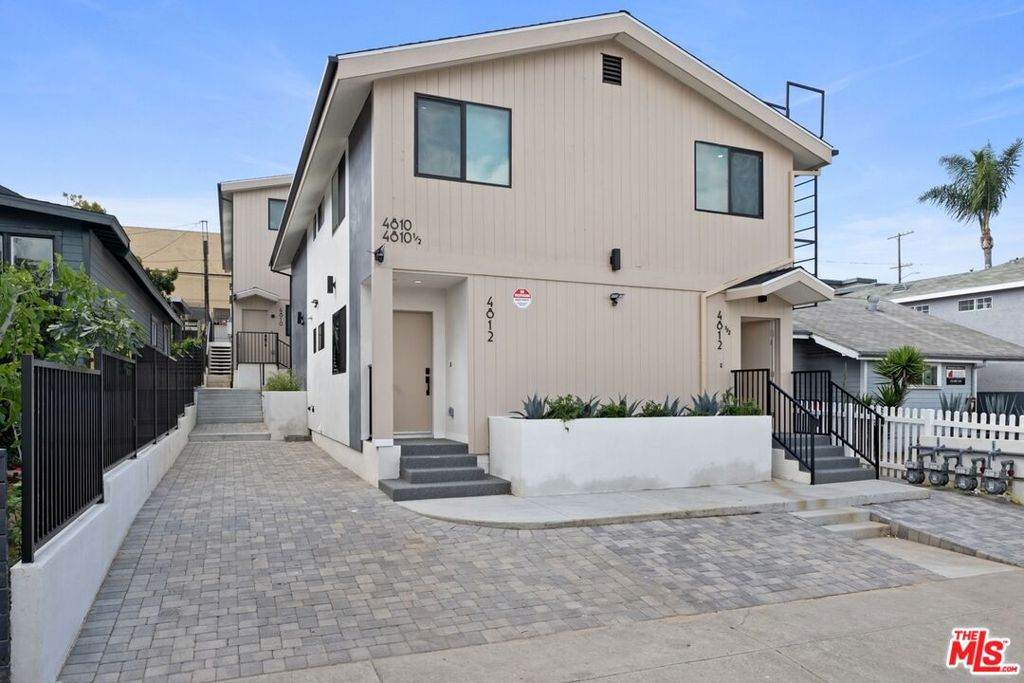 4812 Mascot Street - Photo 1