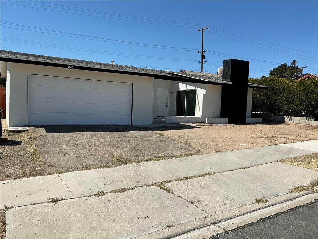 1616 Paloma Street - Photo 1