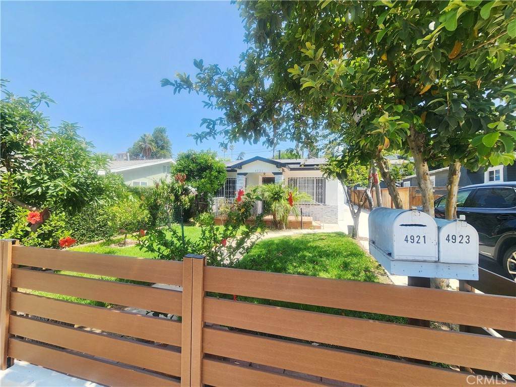 4921 Stratford Road - Photo 1