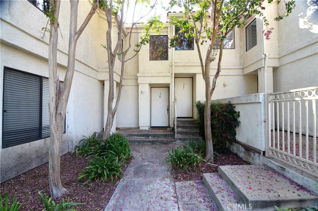 450 Anderwood Court - Photo 1
