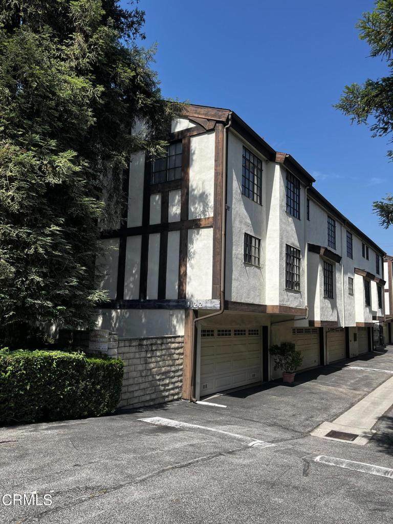 1122 Campbell Street - Photo 1