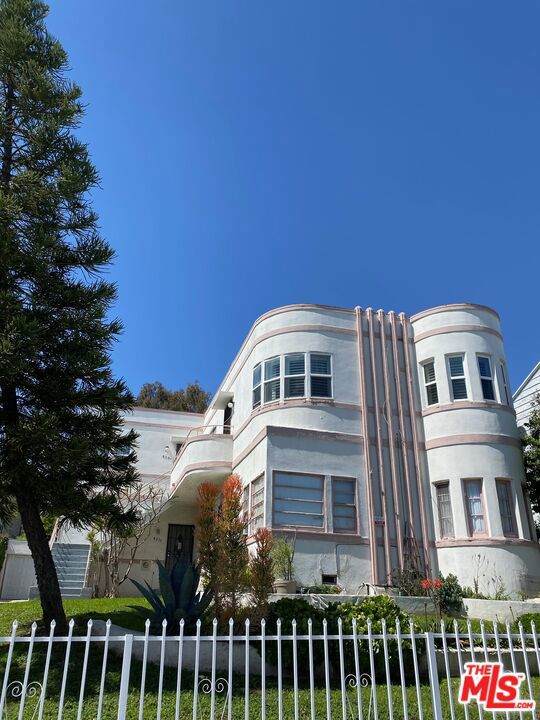 837 Alexandria Avenue - Photo 1