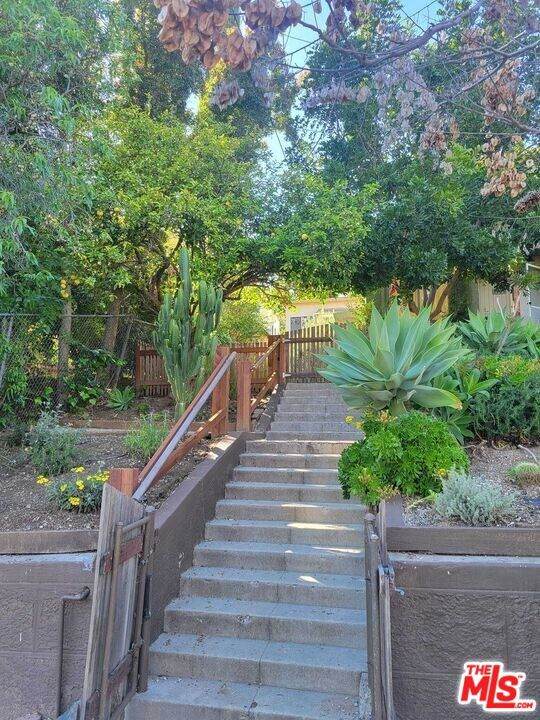 1961 1/2 Echo Park Avenue - Photo 1