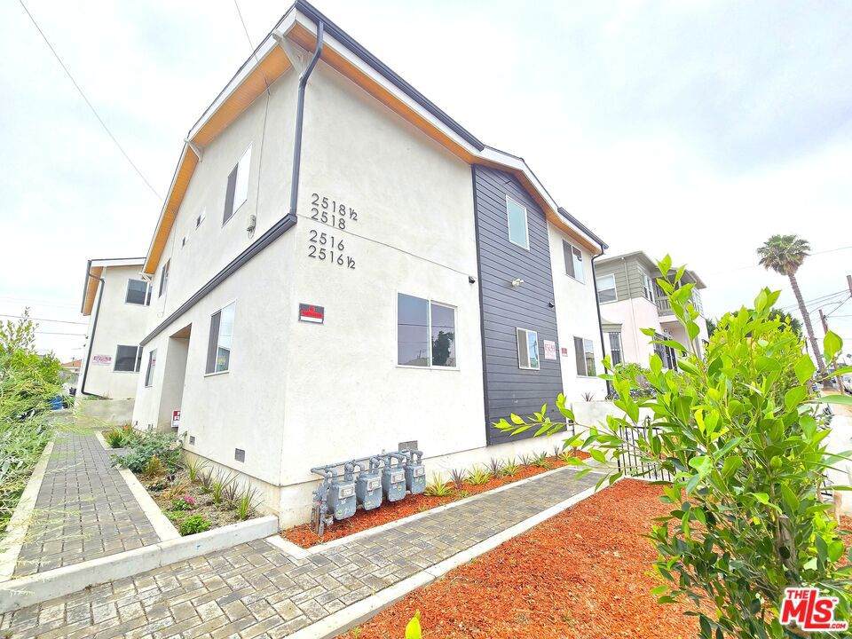 2516 Malabar Street - Photo 1