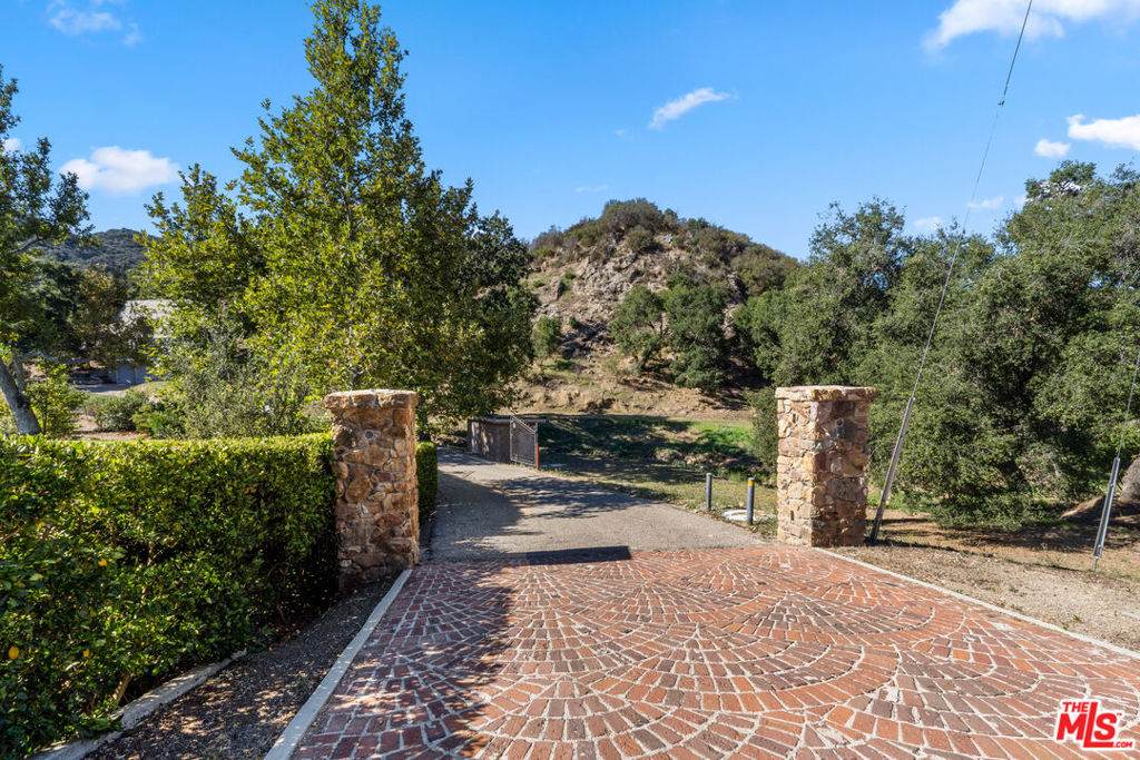 622 Carlisle Road - Photo 1
