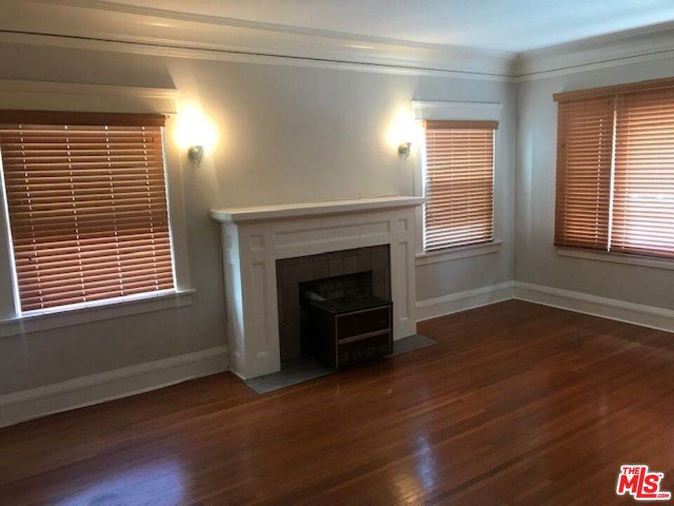 1025 Locust Avenue - Photo 1