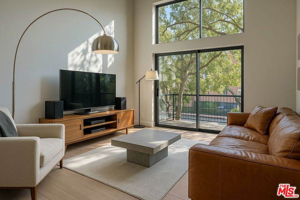 980 Granville Avenue - Photo 1
