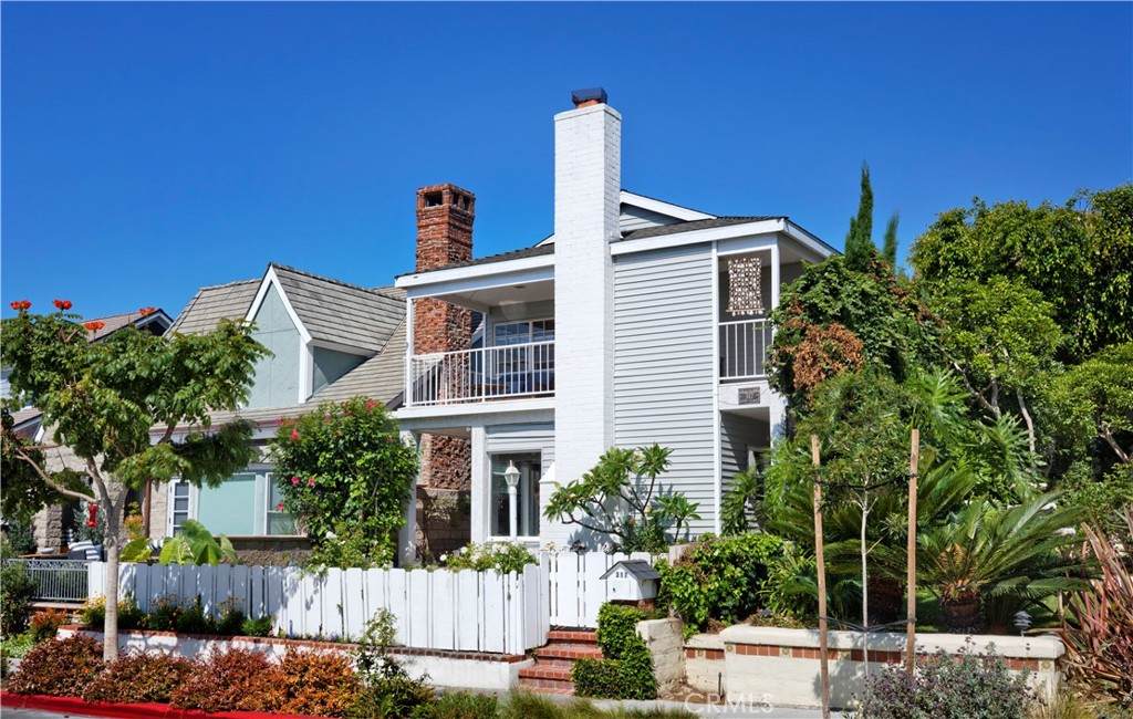 317 Poppy Avenue - Photo 1