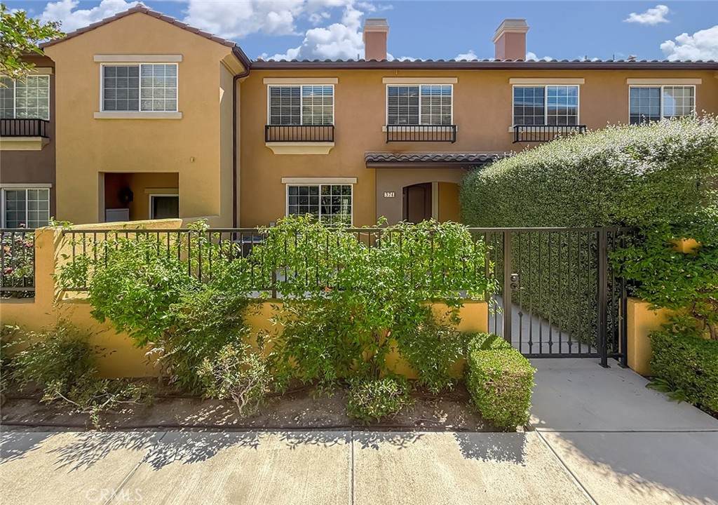 374 Hilltop Way - Photo 1