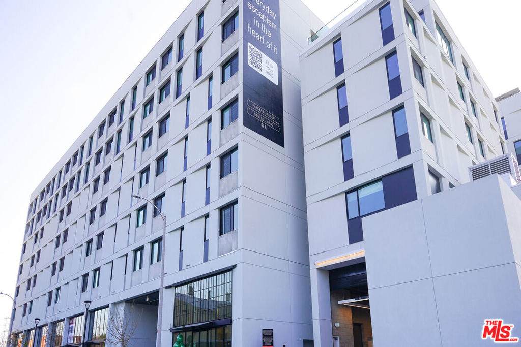 200 Mesnager Street - Photo 1