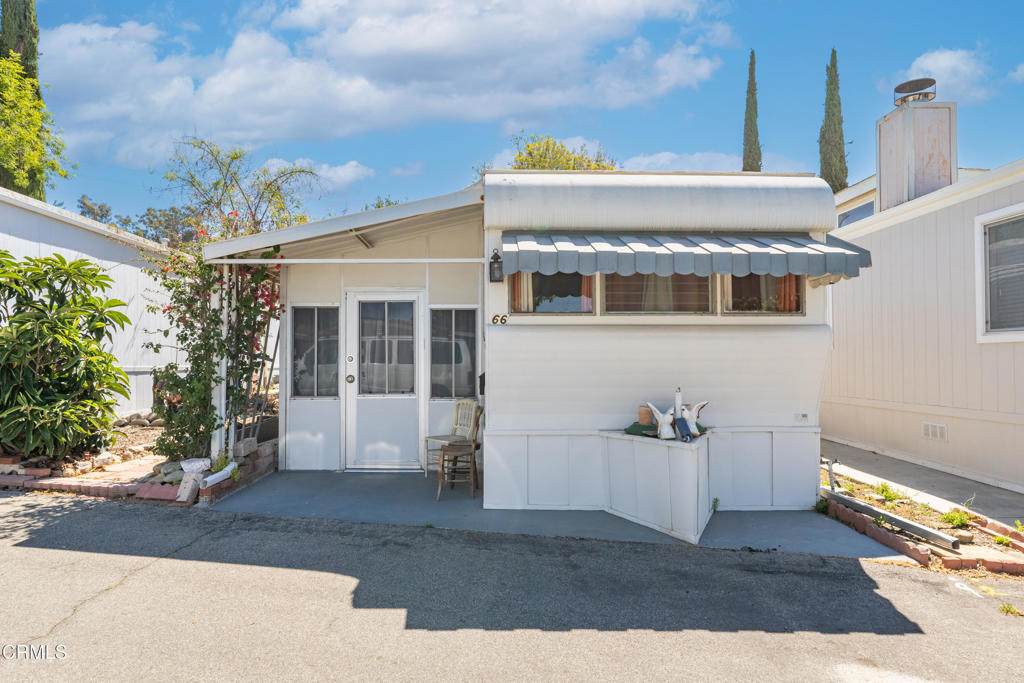 1075 Loma Drive - Photo 1