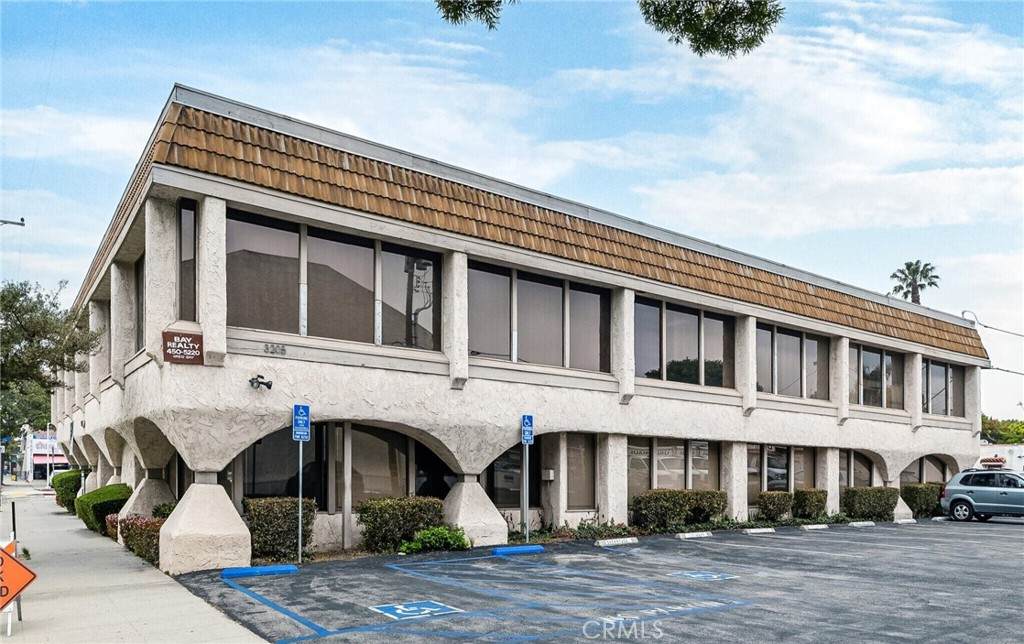 3205 Ocean Park Blvd - Photo 1