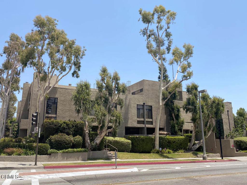 484 California Boulevard - Photo 1