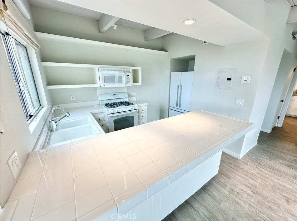 353 Cedar Way - Photo 1